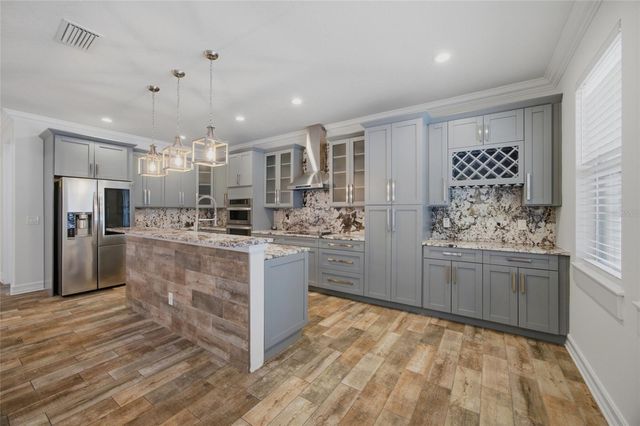 1707 E EMMA STREET, Tampa, FL 33610