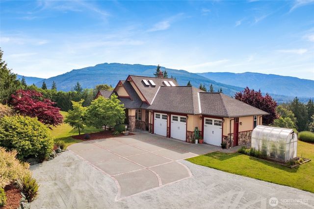 18077 Fox Hollow Lane, Bow, WA 98232