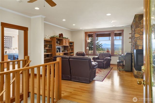 18077 Fox Hollow Lane, Bow, WA 98232