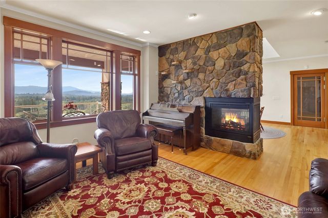 18077 Fox Hollow Lane, Bow, WA 98232
