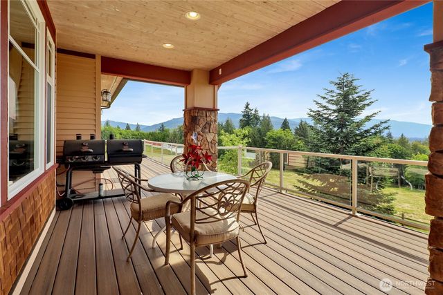 18077 Fox Hollow Lane, Bow, WA 98232