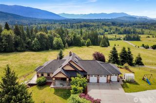 18077 Fox Hollow Lane, Bow, WA 98232