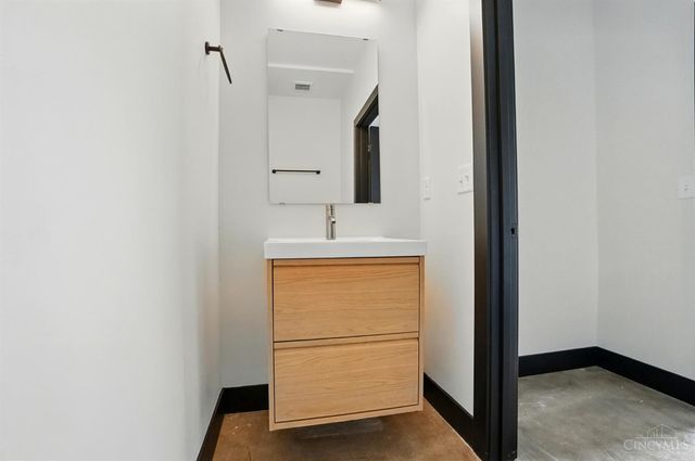 3555 Eden Avenue, Cincinnati, OH 45229