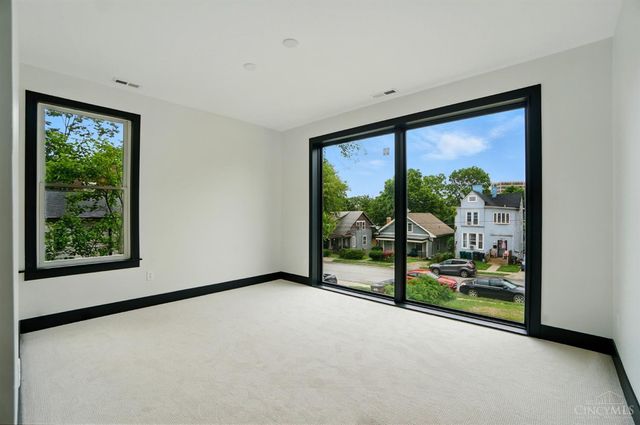 3555 Eden Avenue, Cincinnati, OH 45229