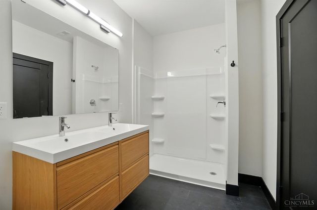 3555 Eden Avenue, Cincinnati, OH 45229