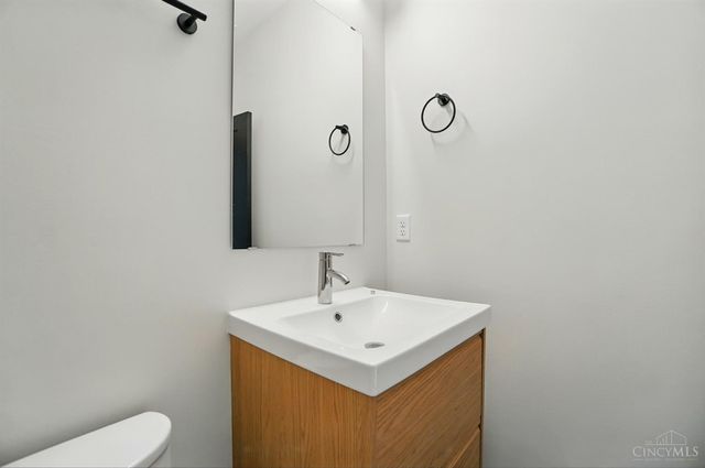 3555 Eden Avenue, Cincinnati, OH 45229