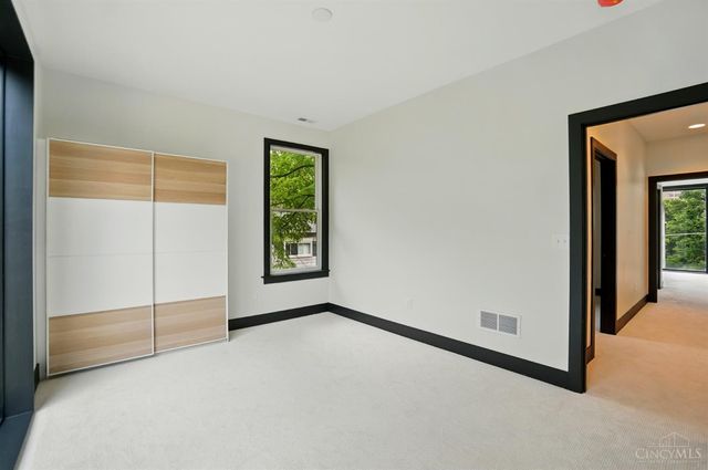 3555 Eden Avenue, Cincinnati, OH 45229