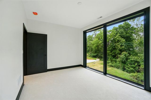 3555 Eden Avenue, Cincinnati, OH 45229