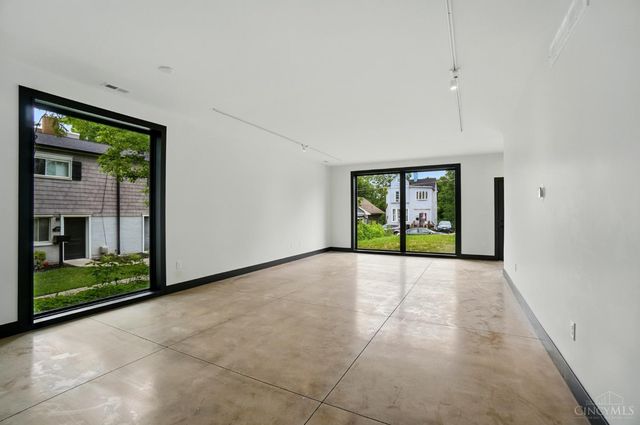 3555 Eden Avenue, Cincinnati, OH 45229