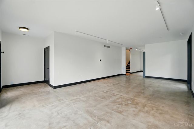 3555 Eden Avenue, Cincinnati, OH 45229