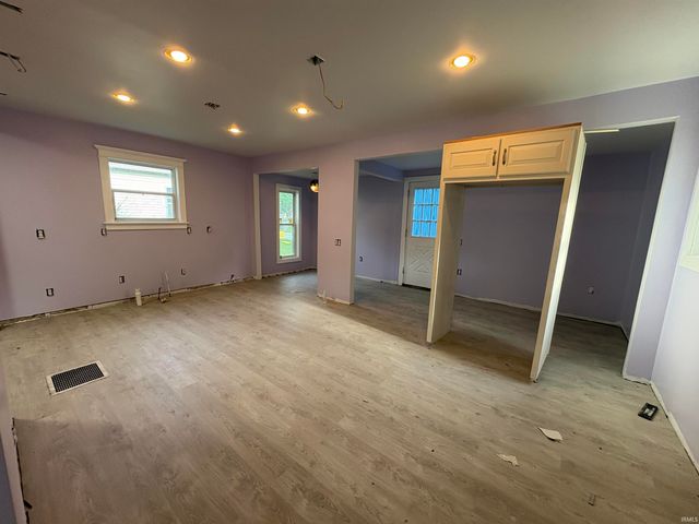 3006 Sweetser Avenue, Evansville, IN 47714