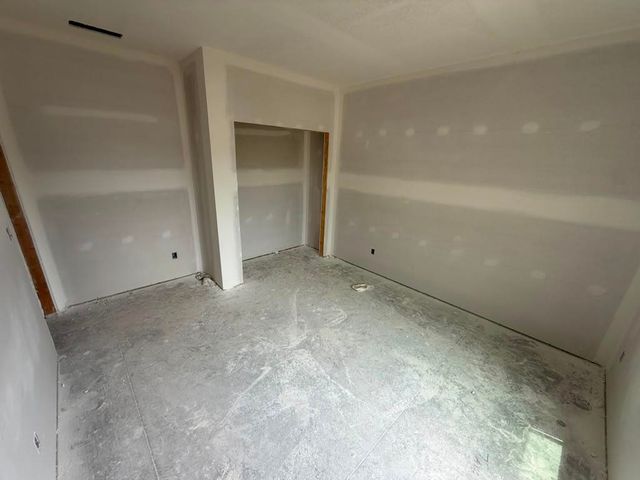 8992 E Joshua St, Bel Aire, KS 67226