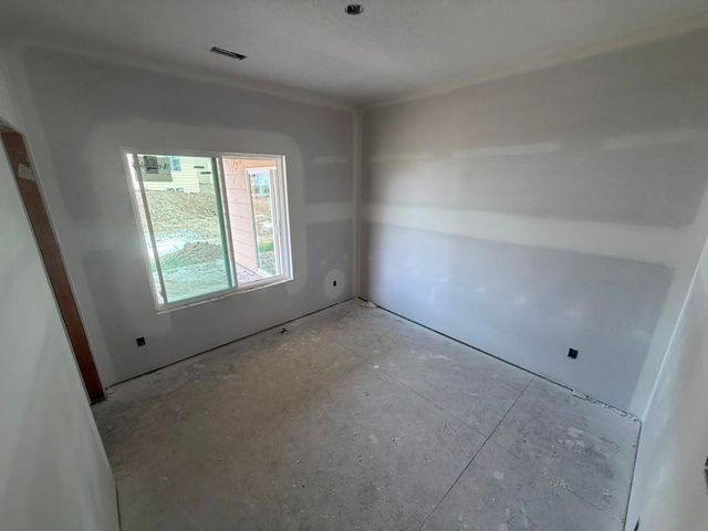 8992 E Joshua St, Bel Aire, KS 67226