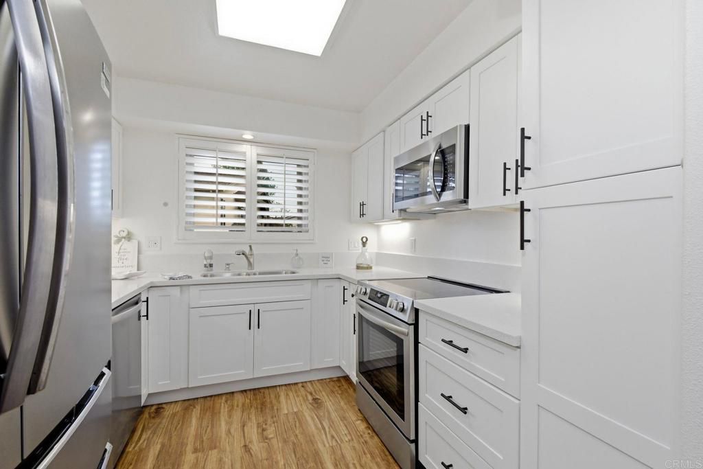 Image 6 of property listing at 1052 Plover Way, Oceanside, CA 92057