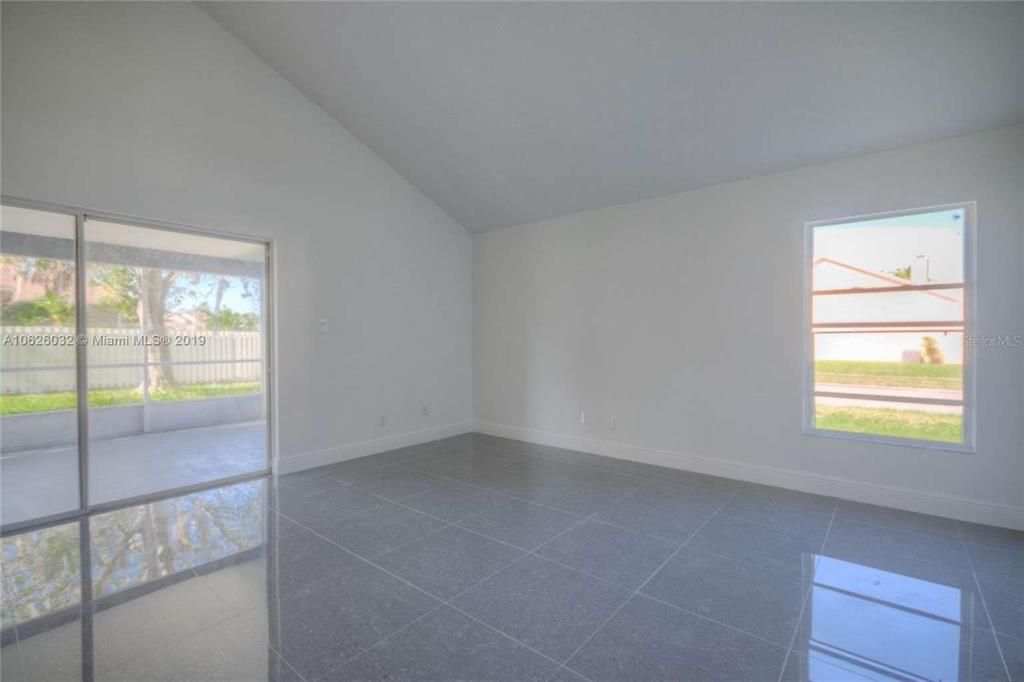 Image 10 of property listing at 14610 ASTINA WAY, Orlando, FL 32837
