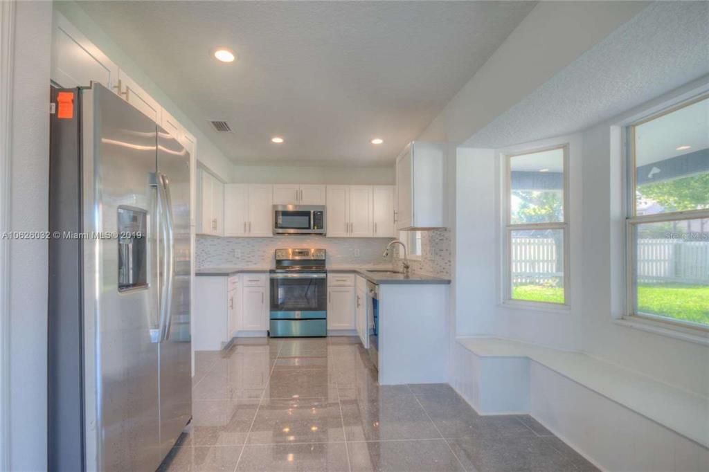 Image 11 of property listing at 14610 ASTINA WAY, Orlando, FL 32837