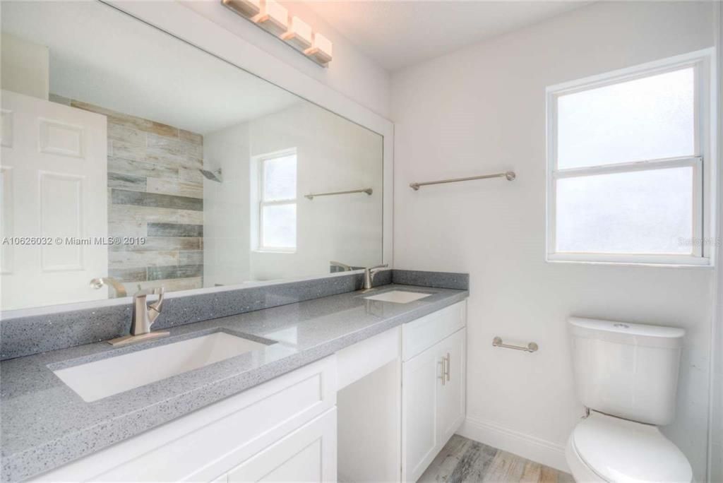 Image 19 of property listing at 14610 ASTINA WAY, Orlando, FL 32837