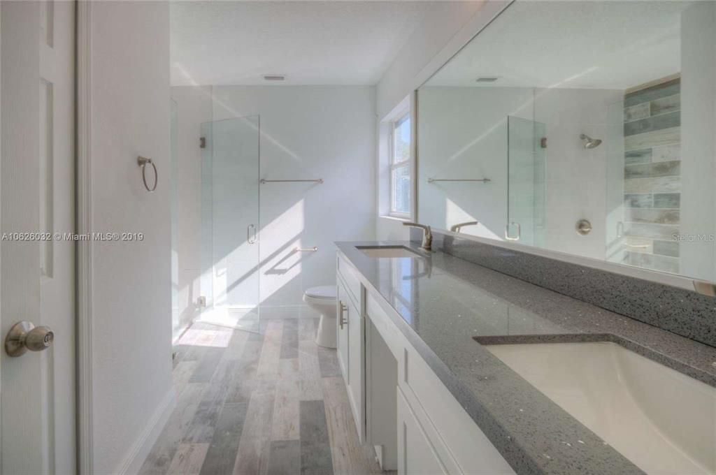 Image 21 of property listing at 14610 ASTINA WAY, Orlando, FL 32837