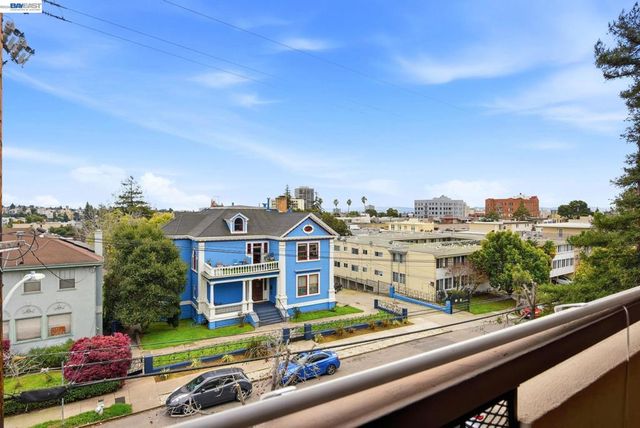 303 303 Adams St 301, Oakland, CA 94610