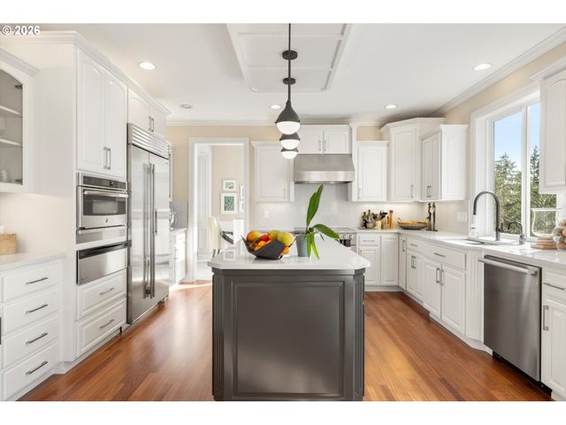 9238 Nw MURDOCK St, Portland, OR 97229