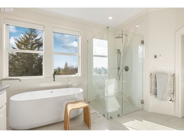 9238 Nw MURDOCK St, Portland, OR 97229