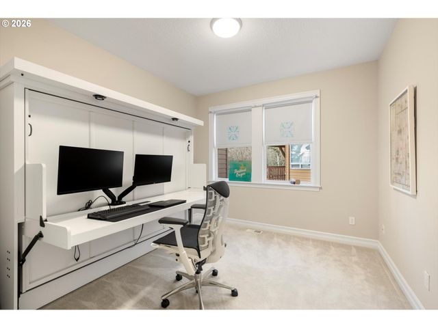 9238 Nw MURDOCK St, Portland, OR 97229