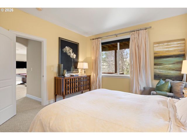 9238 Nw MURDOCK St, Portland, OR 97229