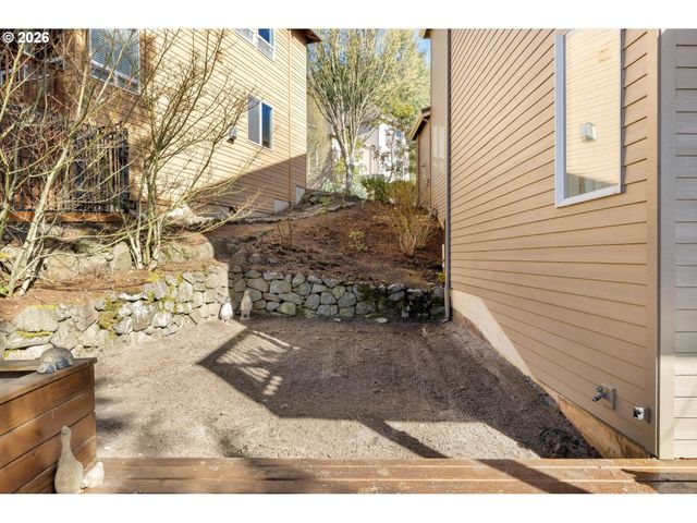 9238 Nw MURDOCK St, Portland, OR 97229