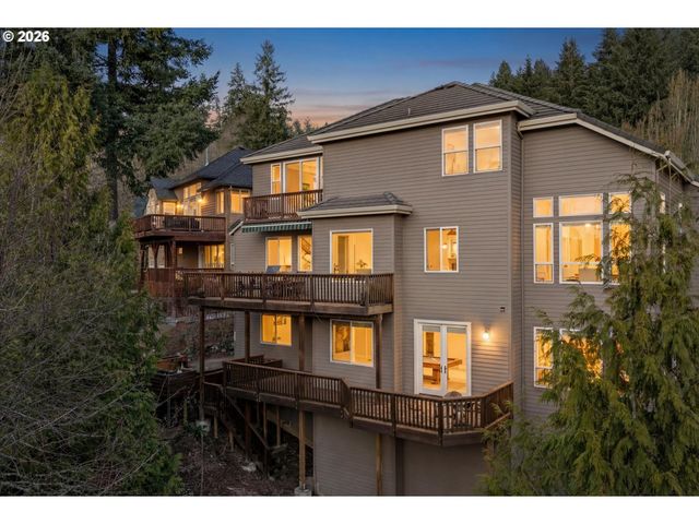 9238 Nw MURDOCK St, Portland, OR 97229