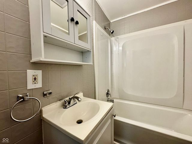 921 N Obrien, Seymour, IN 47274