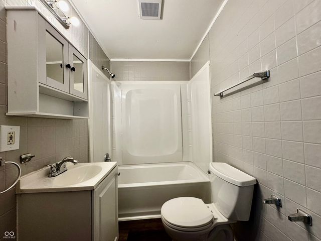 921 N Obrien, Seymour, IN 47274