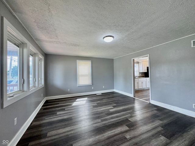 921 N Obrien, Seymour, IN 47274