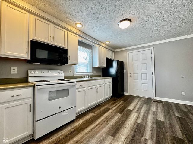 921 N Obrien, Seymour, IN 47274
