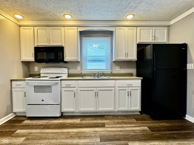 921 N Obrien, Seymour, IN 47274