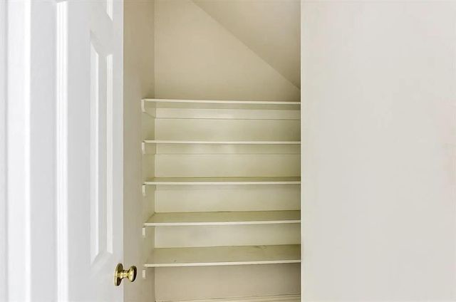 2 Peachridge Place, The Woodlands, TX 77382