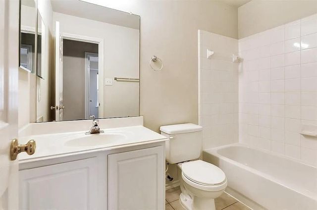 2 Peachridge Place, The Woodlands, TX 77382