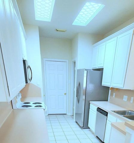 2 Peachridge Place, The Woodlands, TX 77382