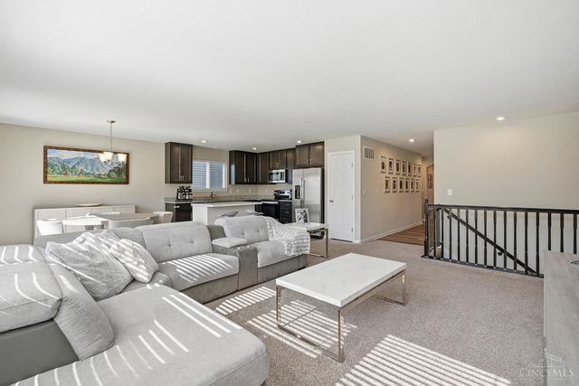 697 Kingly Terrace, South Lebanon, OH 45065