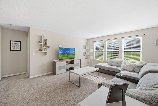 697 Kingly Terrace, South Lebanon, OH 45065