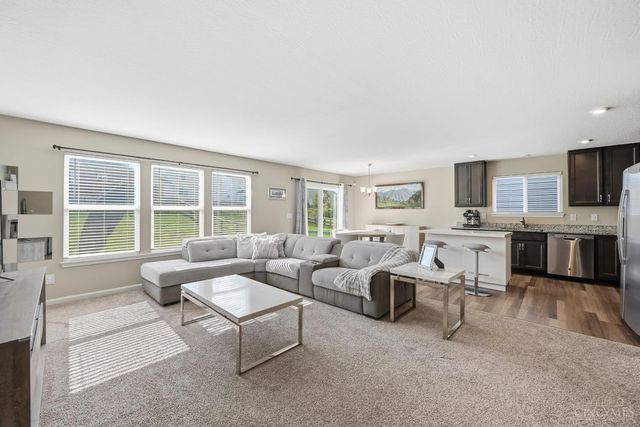 697 Kingly Terrace, South Lebanon, OH 45065