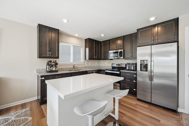 697 Kingly Terrace, South Lebanon, OH 45065