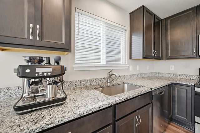 697 Kingly Terrace, South Lebanon, OH 45065