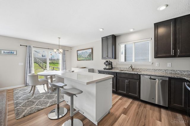 697 Kingly Terrace, South Lebanon, OH 45065