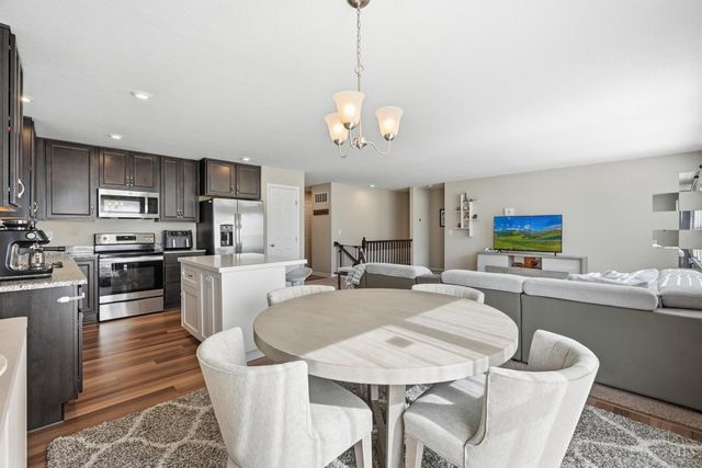 697 Kingly Terrace, South Lebanon, OH 45065