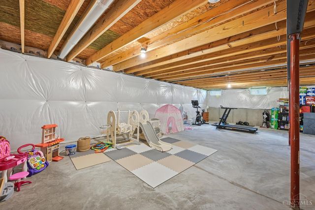 697 Kingly Terrace, South Lebanon, OH 45065