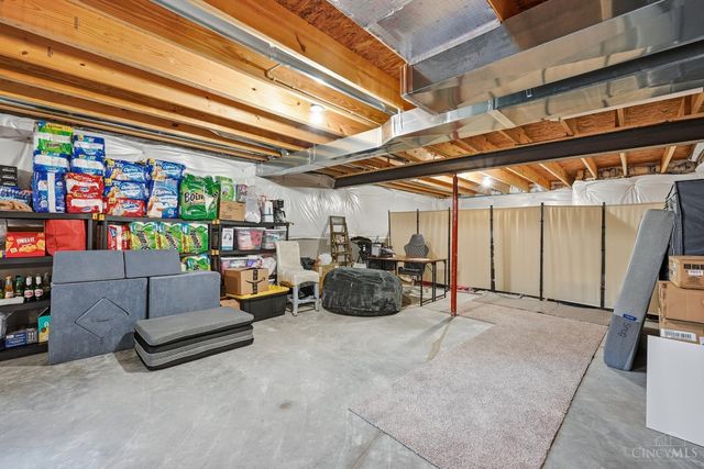 697 Kingly Terrace, South Lebanon, OH 45065