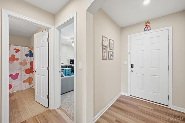 697 Kingly Terrace, South Lebanon, OH 45065