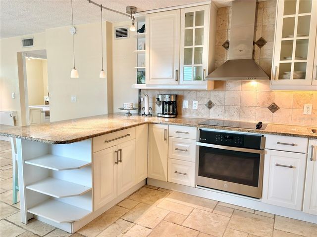 18650 GULF BOULEVARD 315, Indian Shores, FL 33785