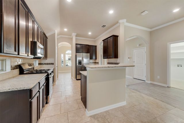 14736 Gilley Lane, Fort Worth, TX 76052