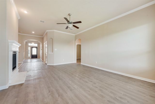 14736 Gilley Lane, Fort Worth, TX 76052